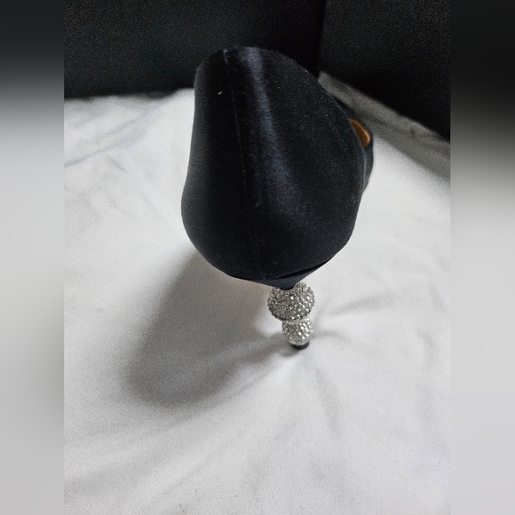 Badgley Mischka Satin Pumps 8.5 rhinestone heel - Picture 13 of 15